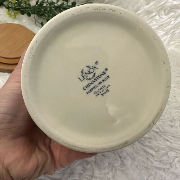 Lenox Chinastone Poppies in Blue Small Cookie/Spice / Multipurpose Jar w/ Lid - Picture 6 of 8